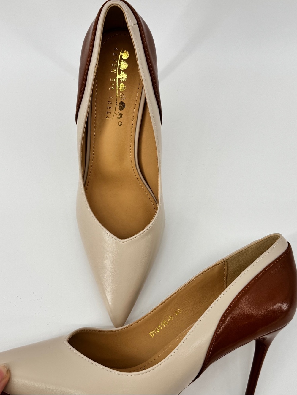 Pointed Toe Two-Tone Women's Pumps - Cream and Brown - Picture 4 of 5